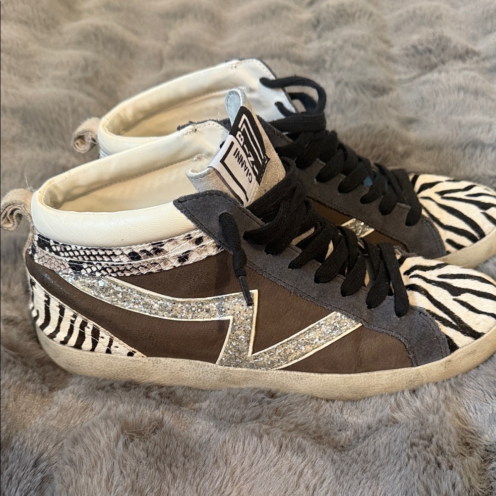 💲SALE💲✨ Gianni Bini Animal Print High-Top Sneakers – Women’s 8
